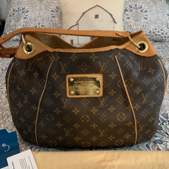 Louis Vuitton Galliera PM - Picture 7 of 17